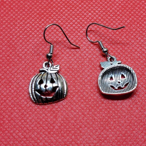 Halloween Pumpkin Dangle Earrings Cut Out Silver Tone Drop 1 Inch - Picture 7 of 11